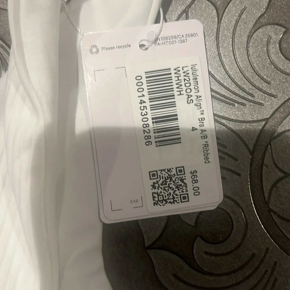 NWT 🍋Lululemon White Align Bra Ribbed Size 4